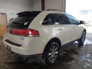2007 Lincoln MKX z VIN 2LMDU88C97BJ02862, wystawiony jako IAAI lot #42321403 z przebiegiem 204 554 mil mil oraz . Historia ofert i sprzedaży dostępna na DreamBid. Obrazek 4.