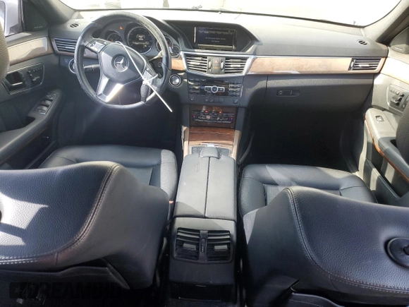 2013 Mercedes-Benz E 350 Luxury with VIN WDDHF5KB4DA697286, listed as a Copart auction lot 63399425 with 155,496 mi miles and Salvage title. Bid and sale history available at DreamBid. Image 8.