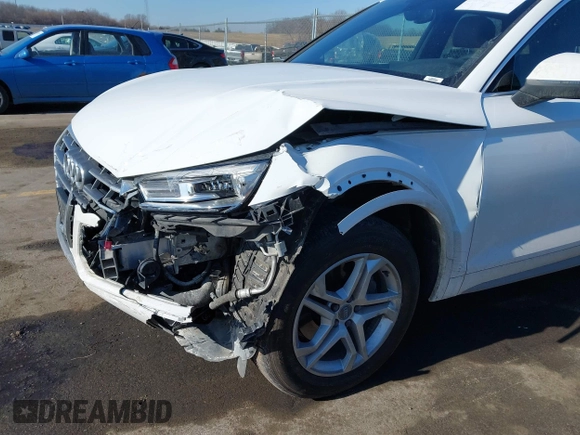 2019 Audi Q5 Premium with VIN WA1ANAFY1K2112607, listed as a IAAI auction lot 41482680 with 58,000 mi miles. Bid and sale history available at carsss.com. Image 6.