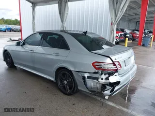2014 Mercedes-Benz E-Class E 350 Luxury with VIN WDDHF8JB1EA816030, listed as a IAAI auction lot 41984219 with 117,790 mi miles. Bid and sale history available at carsss.com. Image 3.