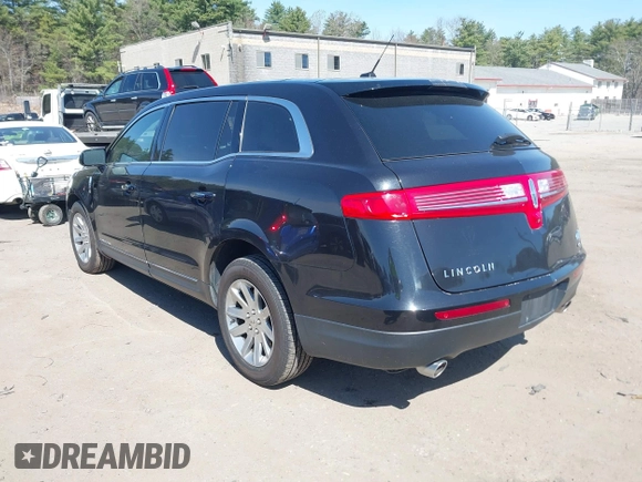 2019 Lincoln MKT with VIN 2LMHJ5NK2KBL03273, listed as a IAAI auction lot 42071546 with 255,186 mi miles and . Bid and sale history available at DreamBid. Image 3.