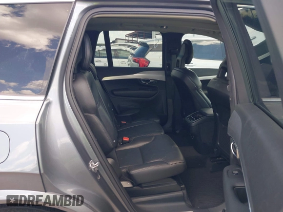 2018 Volvo XC90 Momentum with VIN YV4A22PK6J1212864, listed as a IAAI auction lot 42481788 with 83,383 mi miles and . Bid and sale history available at DreamBid. Image 8.