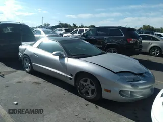 1998 Pontiac Firebird Firebird z VIN 2G2FS22KXW2219056, wystawiony jako IAAI lot #35153889 z przebiegiem Nie podano mil oraz . Historia ofert i sprzedaży dostępna na DreamBid. Obrazek 1.