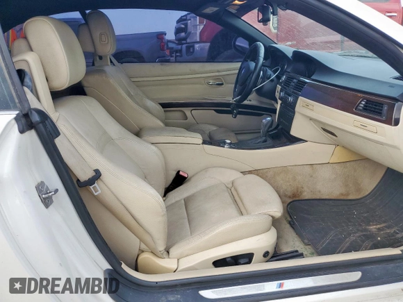 2012 BMW 3 Series 328i z VIN WBADW3C50CE822438, wystawiony jako Copart lot #61814435 z przebiegiem 153 078 mil mil oraz Czysty tytuł • Clean title. Historia ofert i sprzedaży dostępna na DreamBid. Obrazek 10.