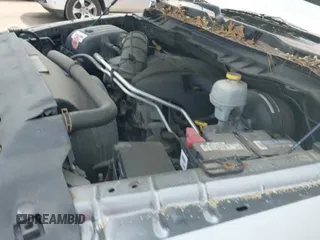 2009 Dodge 1500 Sport z VIN 1D3HV18T99S786768, wystawiony jako IAAI lot #42403093 z przebiegiem 203 709 mil mil oraz . Historia ofert i sprzedaży dostępna na DreamBid. Obrazek 19.