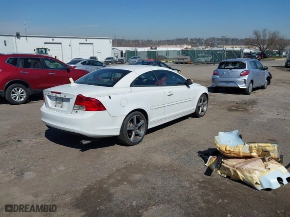 2013 Volvo C70 T5 with VIN YV1672MC2DJ137263, listed as a IAAI auction lot 41834316 with NaN miles. Bid and sale history available at carsss.com. Image 4.