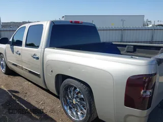 2007 Chevrolet Silverado 1500 LS with VIN 3GCEC13C87G516170, listed as a IAAI auction lot 42163134 with 185,591 mi miles and . Bid and sale history available at DreamBid. Image 15.