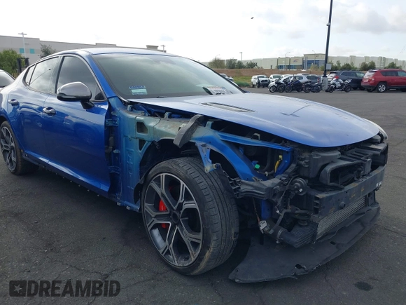 2018 Kia Stinger GT with VIN KNAE35LC5J6010230, listed as a IAAI auction lot 41924415 with 123,572 mi miles. Bid and sale history available at carsss.com. Image 1.