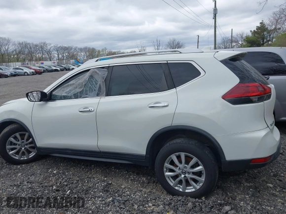 2018 Nissan Rogue SV with VIN KNMAT2MV9JP565109, listed as a IAAI auction lot 42048532 with 121,042 mi miles. Bid and sale history available at carsss.com. Image 13.