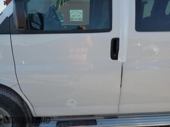 2012 Chevrolet Express Passenger 1LT z VIN 1GAZGYFG6C1134377, wystawiony jako Copart lot #75669234 z przebiegiem Nie podano mil oraz Nie do naprawy • Non repairable. Historia ofert i sprzedaży dostępna na DreamBid. Obrazek 13.