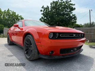 2020 Dodge Challenger R/T Scat Pack z VIN 2C3CDZFJ8LH236079, wystawiony jako Copart lot #56030455 z przebiegiem 21 005 mil mil oraz Czysty tytuł • Clean title. Historia ofert i sprzedaży dostępna na DreamBid. Obrazek 1.