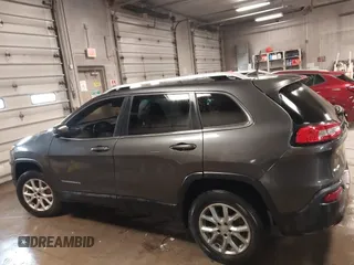 2017 Jeep Cherokee Latitude with VIN 1C4PJMCB6HW648564, listed as a IAAI auction lot 41987580 with 67,024 mi miles. Bid and sale history available at carsss.com. Image 14.