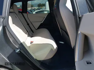 2024 BMW iX xDrive50 z VIN WB523CF08RCR16666, wystawiony jako IAAI lot #41974529 z przebiegiem 3751 mil mil oraz . Historia ofert i sprzedaży dostępna na DreamBid. Obrazek 8.