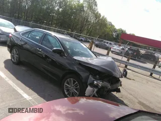 2015 Toyota Camry XLE z VIN 4T1BF1FK1FU970894, wystawiony jako IAAI lot #41976144 z przebiegiem Nie podano mil oraz . Historia ofert i sprzedaży dostępna na DreamBid. Obrazek 1.