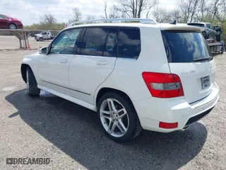 2010 Mercedes-Benz GLK-Class GLK 350 with VIN WDCGG8HB9AF470230, listed as a IAAI auction lot 41991105 with 85,487 mi miles. Bid and sale history available at carsss.com. Image 3.