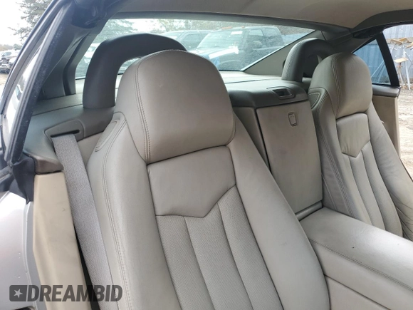 2005 Cadillac XLR z VIN 1G6YV34AX55603706, wystawiony jako Copart lot #81643824 z przebiegiem 84 951 mil mil oraz Czysty tytuł • Clean title. Historia ofert i sprzedaży dostępna na DreamBid. Obrazek 10.