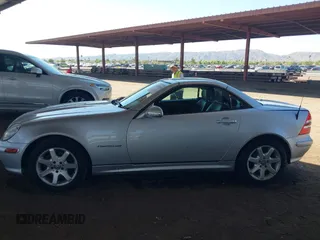 2002 Mercedes-Benz SLK 230 Kompressor с VIN WDBKK49FX2F251009, выставлен на аукционе IAAI как лот 42443840 с пробегом 82 655 миль миль и . История ставок и продаж доступна на DreamBid. Изображение 14.