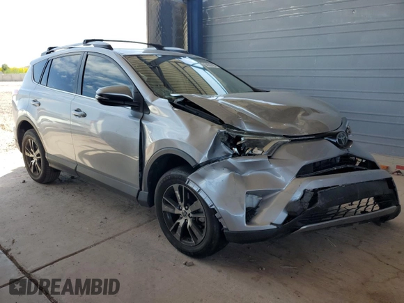 2018 Toyota RAV4 XLE z VIN JTMWFREV5JD119660, wystawiony jako Copart lot #54597425 z przebiegiem 46 379 mil mil oraz Szkoda całkowita • Salvage title. Historia ofert i sprzedaży dostępna na DreamBid. Obrazek 4.
