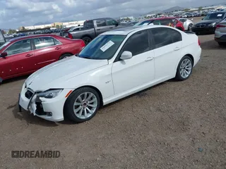 2011 BMW 3 Series 328i with VIN WBAPH5G53BNM80849, listed as a IAAI auction lot 41942772 with 84,876 mi miles. Bid and sale history available at carsss.com. Image 17.