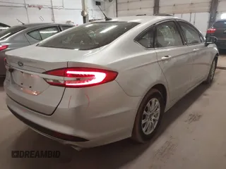 2018 Ford Fusion S with VIN 3FA6P0G71JR226550, listed as a IAAI auction lot 41811203 with 72,245 mi miles. Bid and sale history available at carsss.com. Image 4.