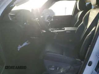 2024 Lexus LX 600 Luxury z VIN JTJGB7CX0R4062088, wystawiony jako Copart lot #84683894 z przebiegiem 85 mil mil oraz Szkoda całkowita • Salvage title. Historia ofert i sprzedaży dostępna na DreamBid. Obrazek 7.