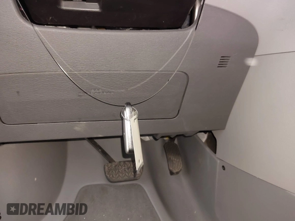 2017 Toyota Sienna XLE Auto Access Seat with VIN 5TDYZ3DC6HS826682, listed as a IAAI auction lot 41932138 with 33,827 mi miles. Bid and sale history available at carsss.com. Image 11.