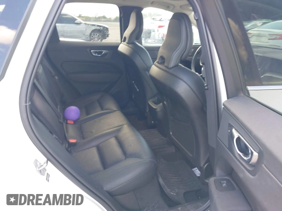 2021 Volvo XC60 Momentum with VIN YV4102DK6M1826828, listed as a IAAI auction lot 40603154 with 58,124 mi miles and . Bid and sale history available at DreamBid. Image 8.