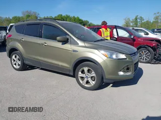 2013 Ford Escape SE с VIN 1FMCU0GXXDUA15555, выставлен на аукционе IAAI как лот 42227394 с пробегом 143 214 миль миль и . История ставок и продаж доступна на DreamBid. Изображение 1.