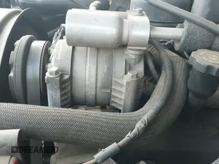 2000 Chevrolet Silverado 1500 with VIN 1GCEC14W4YE188134, listed as a IAAI auction lot 41994005 with 206,909 mi miles and . Bid and sale history available at DreamBid. Image 13.