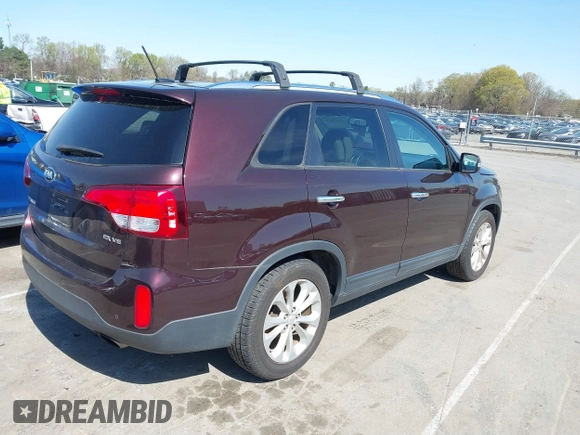 2015 Kia Sorento EX with VIN 5XYKU4A70FG630250, listed as a IAAI auction lot 41878246 with 86,078 mi miles. Bid and sale history available at carsss.com. Image 4.