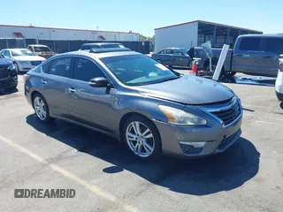 2015 Nissan Altima SL with VIN 1N4BL3AP8FC147080, listed as a IAAI auction lot 41816106 with 236,157 mi miles and . Bid and sale history available at carsss.com. Image 1.