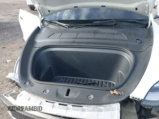 2022 Tesla Model Y Long Range z VIN 7SAYGDEE0NF435252, wystawiony jako IAAI lot #41449612 z przebiegiem 48 671 mil mil oraz . Historia ofert i sprzedaży dostępna na DreamBid. Obrazek 10.