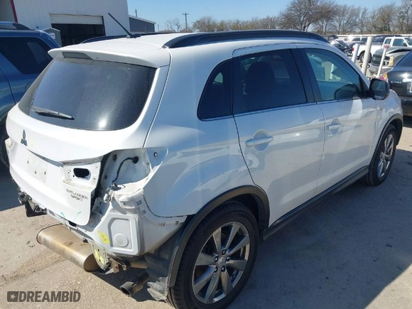2013 Mitsubishi Outlander Sport LE with VIN 4A4AP5AU8DE024613, listed as a IAAI auction lot 41475433 with 101,272 mi miles. Bid and sale history available at carsss.com. Image 4.