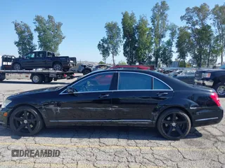 2012 Mercedes-Benz S 550 z VIN WDDNG7DB1CA479328, wystawiony jako IAAI lot #42271450 z przebiegiem Nie podano mil oraz . Historia ofert i sprzedaży dostępna na DreamBid. Obrazek 14.