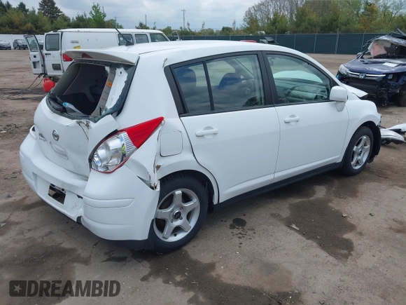 2009 Nissan Versa S с VIN 3N1BC13E29L372004, выставлен на аукционе IAAI как лот 42238770 с пробегом 100 951 миль миль и . История ставок и продаж доступна на DreamBid. Изображение 4.