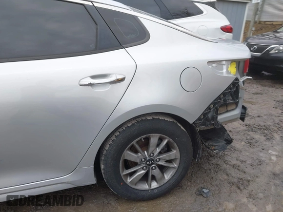 2016 Kia Optima LX Turbo with VIN 5XXGT4L1XGG006432, listed as a IAAI auction lot 41620038 with 137,210 mi miles. Bid and sale history available at carsss.com. Image 20.