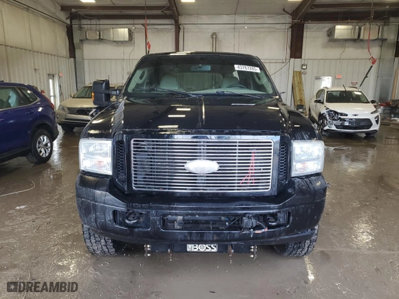 2005 Ford Excursion Limited with VIN 1FMSU43P35ED42237, listed as a Copart auction lot 43787285 with 325,672 mi miles and Non Repairable. Bid and sale history available at carsss.com. Image 5.