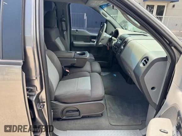 2006 Ford F-150 XLT с VIN 1FTPW12V16FB22741, выставлен на аукционе Copart как лот 65656865 с пробегом 143 386 миль миль и На запчасти • Non repairable. История ставок и продаж доступна на DreamBid. Изображение 7.