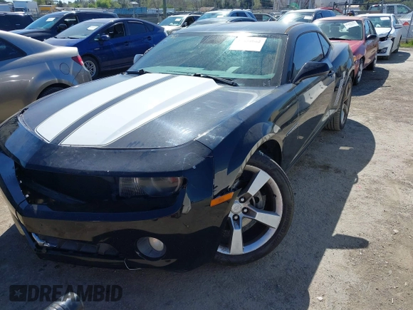 2011 Chevrolet Camaro 1LT z VIN 2G1FB1ED6B9103429, wystawiony jako IAAI lot #41884662 z przebiegiem 135 556 mil mil oraz . Historia ofert i sprzedaży dostępna na DreamBid. Obrazek 6.