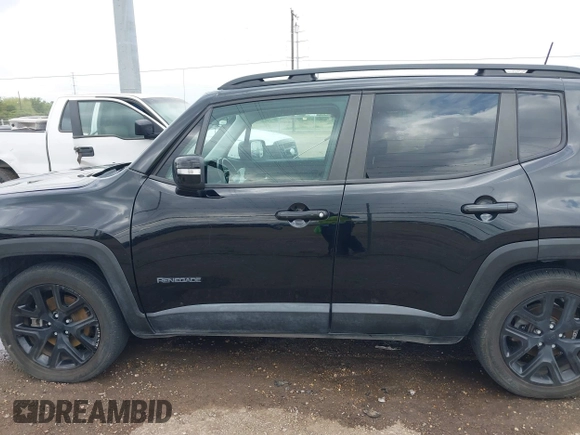 2018 Jeep Renegade Latitude with VIN ZACCJABB3JPH39597, listed as a IAAI auction lot 41858045 with 67,462 mi miles. Bid and sale history available at carsss.com. Image 14.