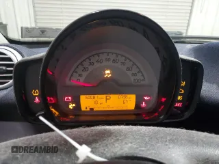 2015 Smart fortwo Passion z VIN WMEEJ3BA5FK814542, wystawiony jako Copart lot #72978714 z przebiegiem 60 081 mil mil oraz Czysty tytuł • Clean title. Historia ofert i sprzedaży dostępna na DreamBid. Obrazek 9.