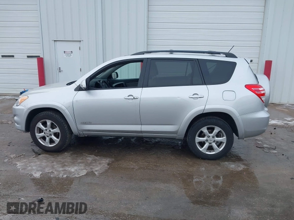 2010 Toyota RAV4 Ltd with VIN 2T3DK4DV0AW032453, listed as a IAAI auction lot 41646598 with 199,172 mi miles. Bid and sale history available at carsss.com. Image 14.