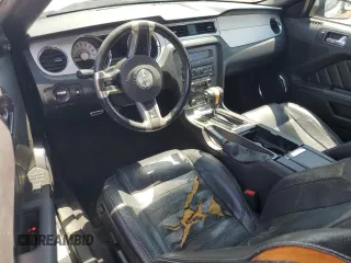 2012 Ford Mustang GT z VIN 1ZVBP8FF6C5268005, wystawiony jako Copart lot #59921495 z przebiegiem Nie podano mil oraz Szkoda całkowita • Salvage title. Historia ofert i sprzedaży dostępna na DreamBid. Obrazek 8.