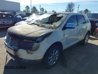 2008 Lincoln MKX with VIN 2LMDU68C28BJ05981, listed as a IAAI auction lot 41571590 with 1 mi miles. Bid and sale history available at carsss.com. Image 2.