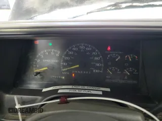 1999 GMC Suburban z VIN 3GKFK16R5XG525338, wystawiony jako Copart lot #58920565 z przebiegiem 212 586 mil mil oraz Szkody całkowita. Historia ofert i sprzedaży dostępna na DreamBid. Obrazek 9.