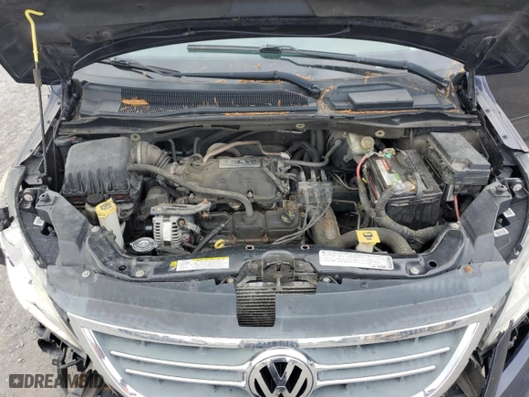 2010 Volkswagen Routan SE with VIN 2V4RW3D11AR262729, listed as a Copart auction lot 74123174 with 189,237 mi miles and Salvage Title. Bid and sale history available at carsss.com. Image 12.