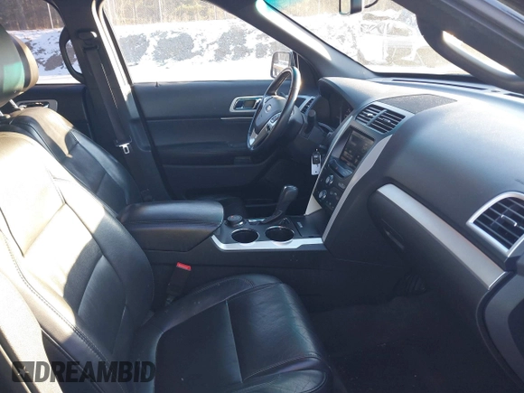 2013 Ford Explorer XLT with VIN 1FM5K8D85DGC92350, listed as a IAAI auction lot 41270757 with 123,525 mi miles and . Bid and sale history available at carsss.com. Image 5.