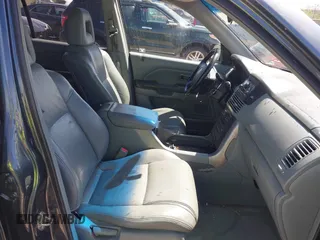 2005 Honda Pilot EX-L with VIN 2HKYF18625H515771, listed as a IAAI auction lot 42152527 with 293,380 mi miles and . Bid and sale history available at DreamBid. Image 5.