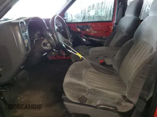 2001 Chevrolet Blazer LT with VIN 1GNCS13W71K106813, listed as a Copart auction lot 48734085 with 205,599 mi miles and Salvage title. Bid and sale history available at DreamBid. Image 7.