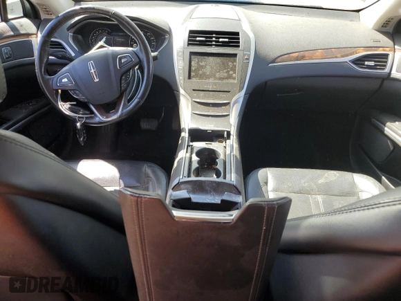 2013 Lincoln MKZ z VIN 3LN6L2J9XDR817262, wystawiony jako Copart lot #56455825 z przebiegiem 173 367 mil mil oraz Czysty tytuł • Clean title. Historia ofert i sprzedaży dostępna na DreamBid. Obrazek 8.